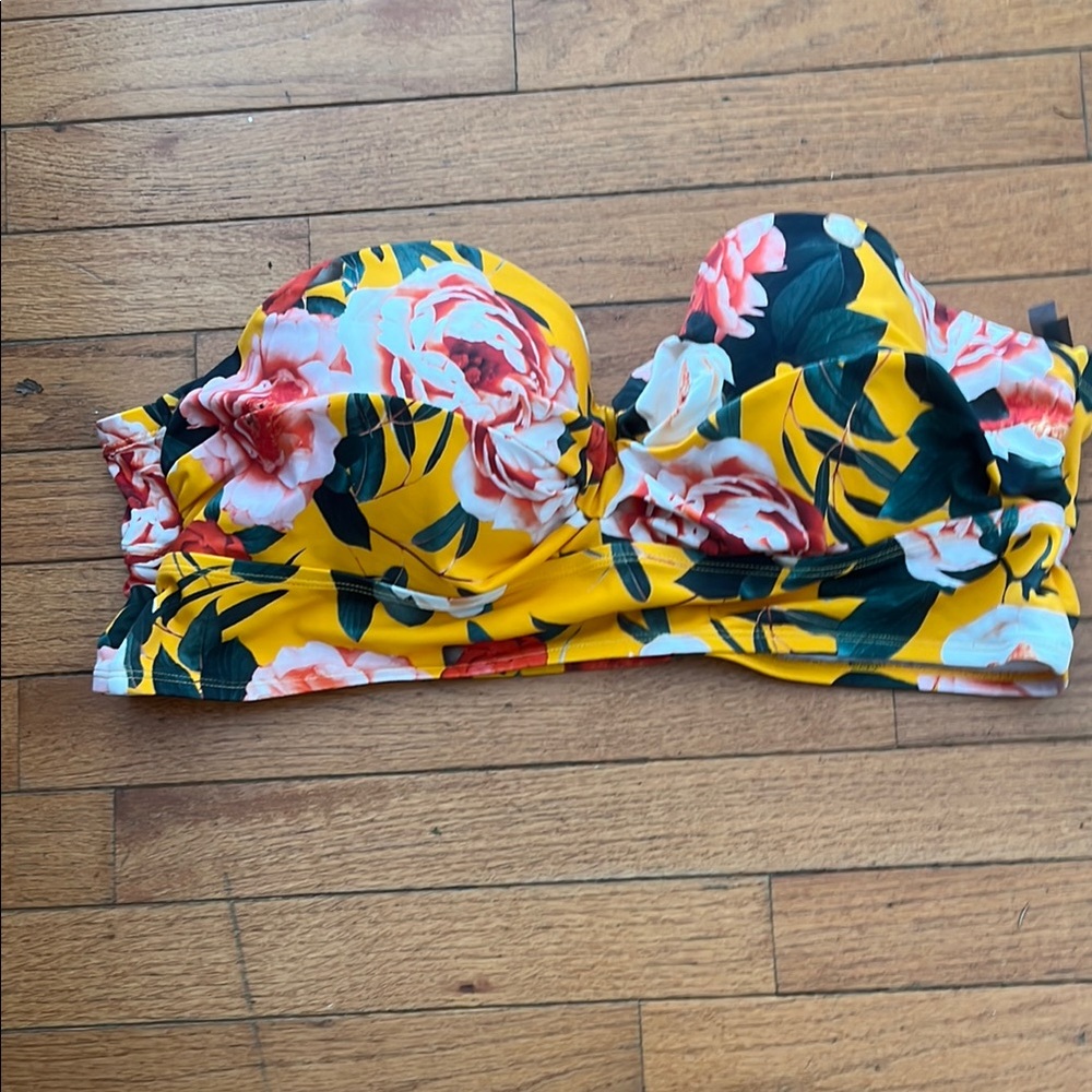 Floral Strapless Bikini Top